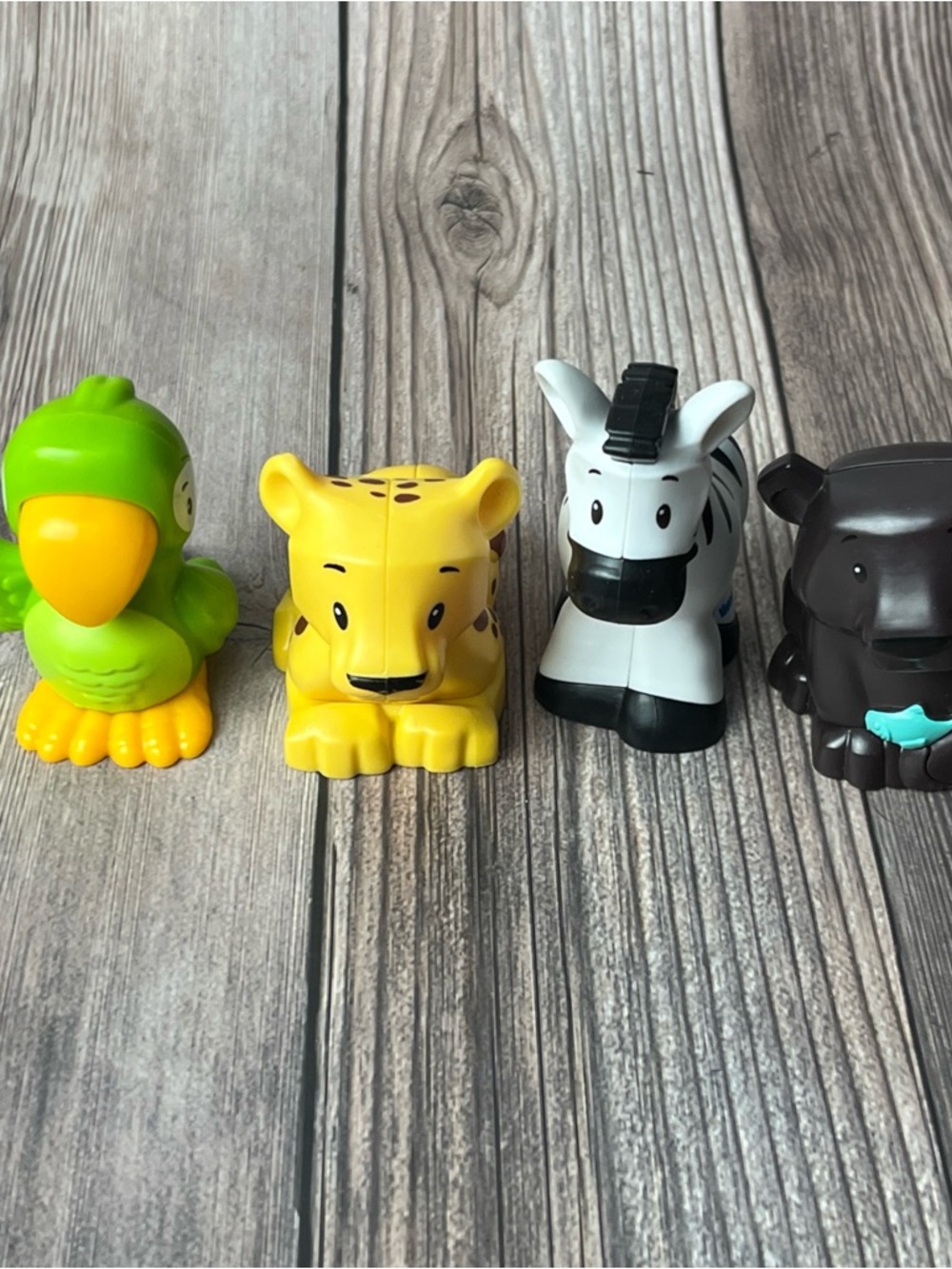Fisher-Price Little People Zoo Animals Colorful parrot, bear, zebra, cheetah
